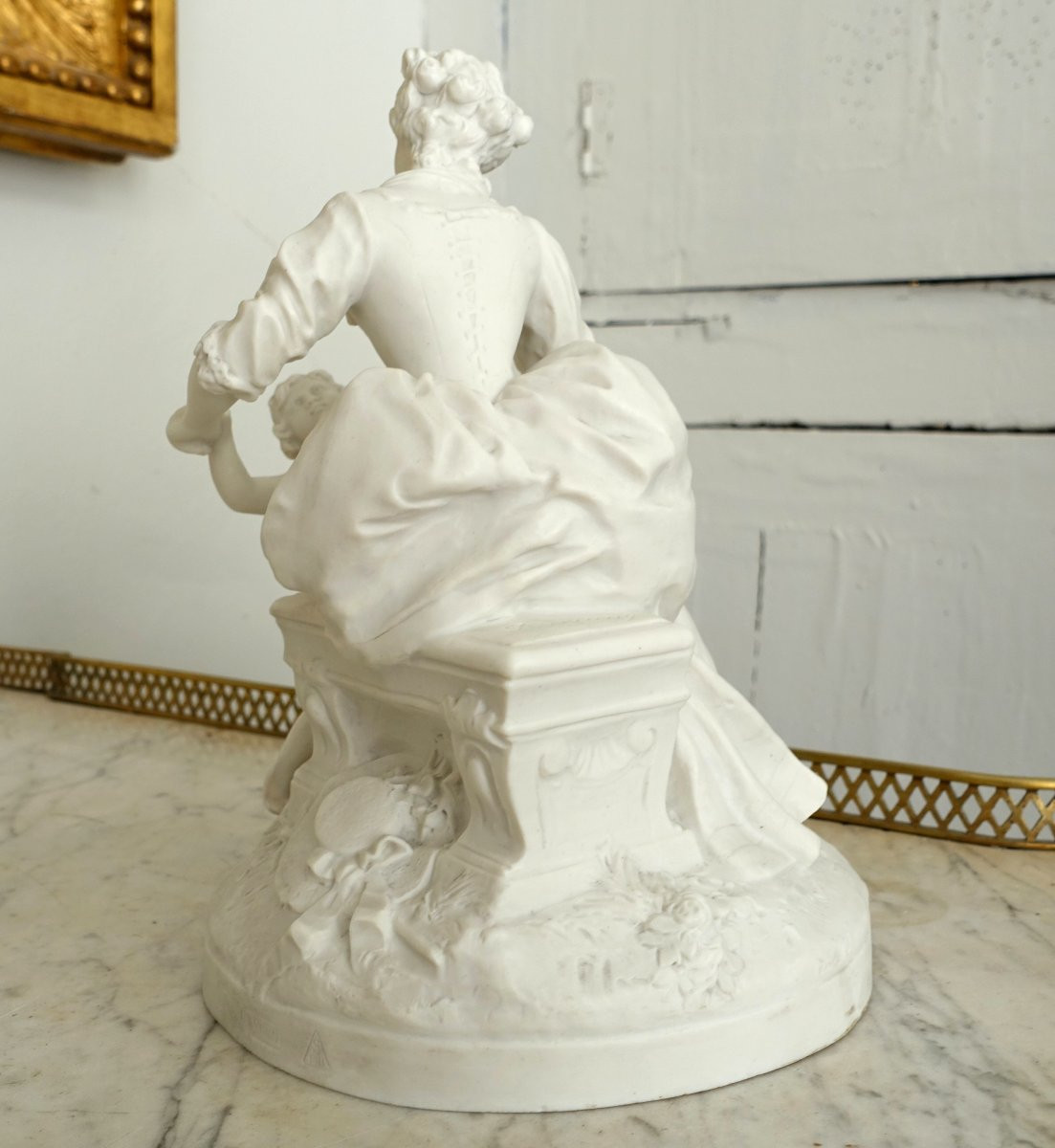 Manufacture de Sèvres : scène galante du XVIIIe siècle - la leçon à l'amour,  biscuit signé-photo-3