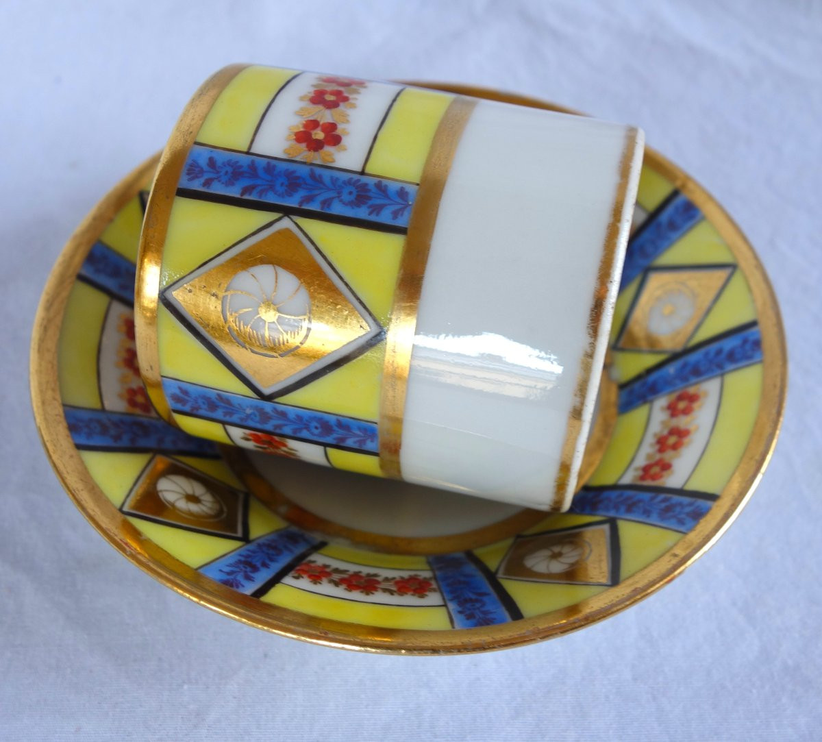 Paire de tasses à café litron en porcelaine d'époque Empire début 19e siècle-photo-3