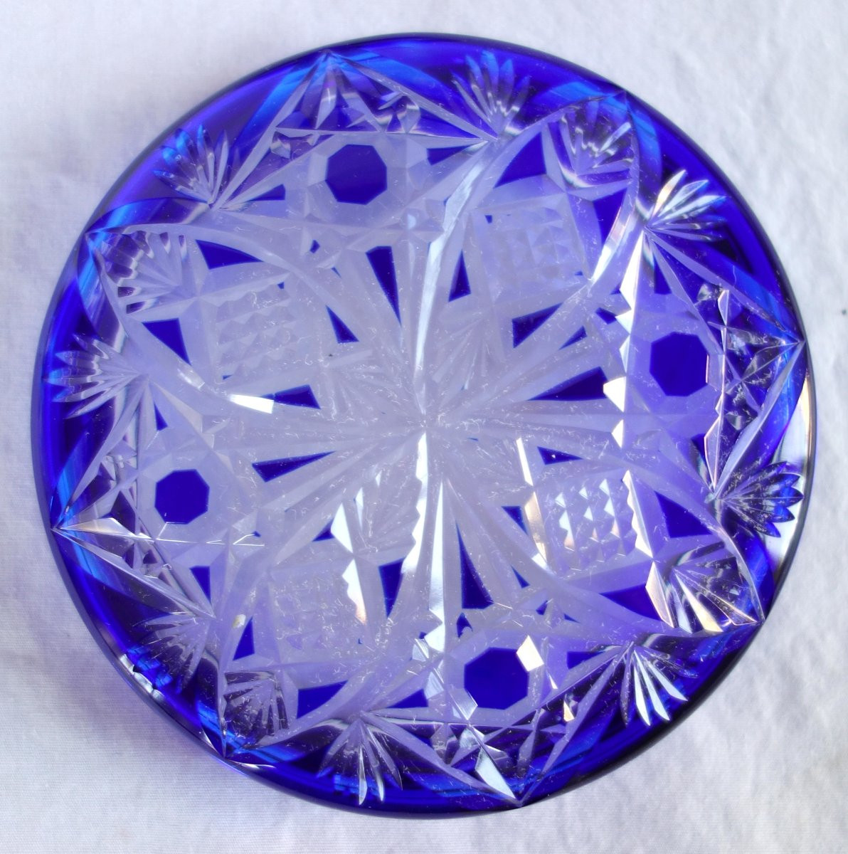 Baccarat - Bonbonnière en cristal de Baccarat taillé overlay bleu - étiquette papier-photo-6