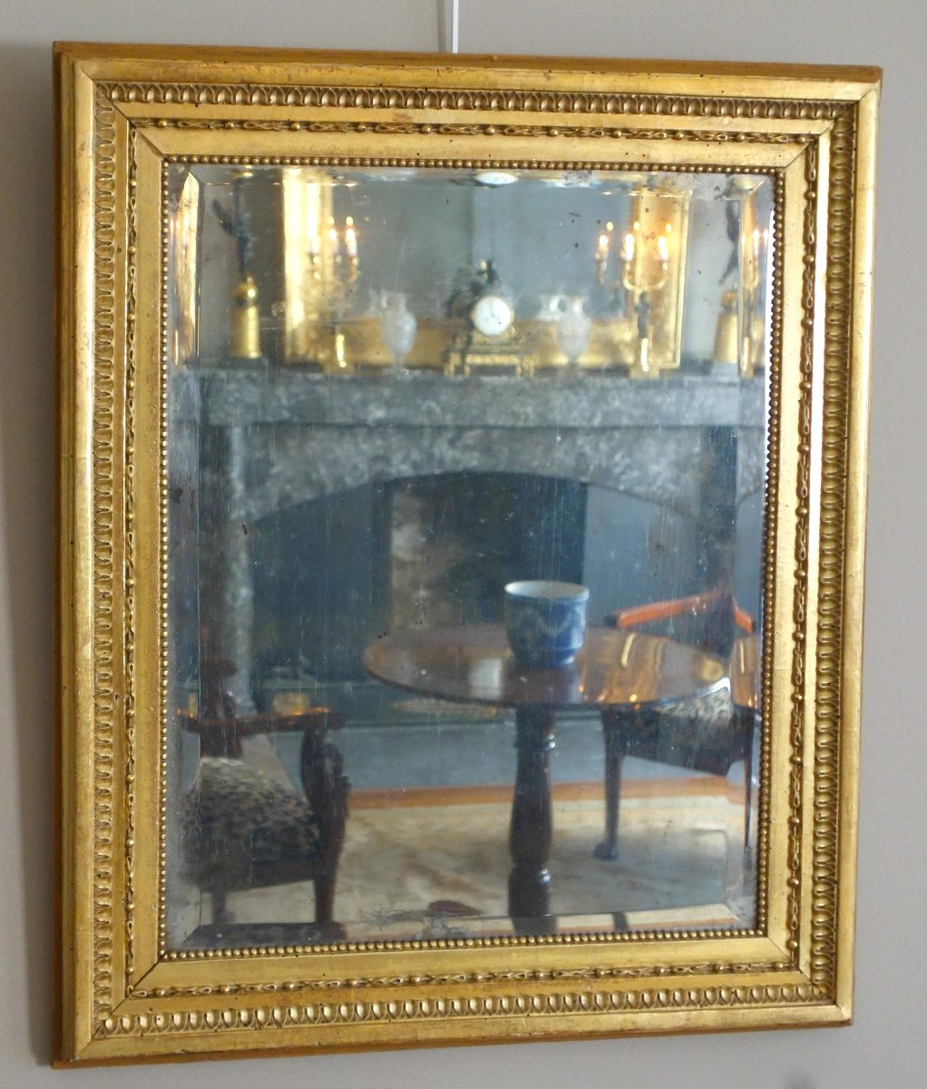 Miroir de boiserie à suspendre d'époque Louis XVI en bois doré à la feuille d'or glace mercure-photo-2