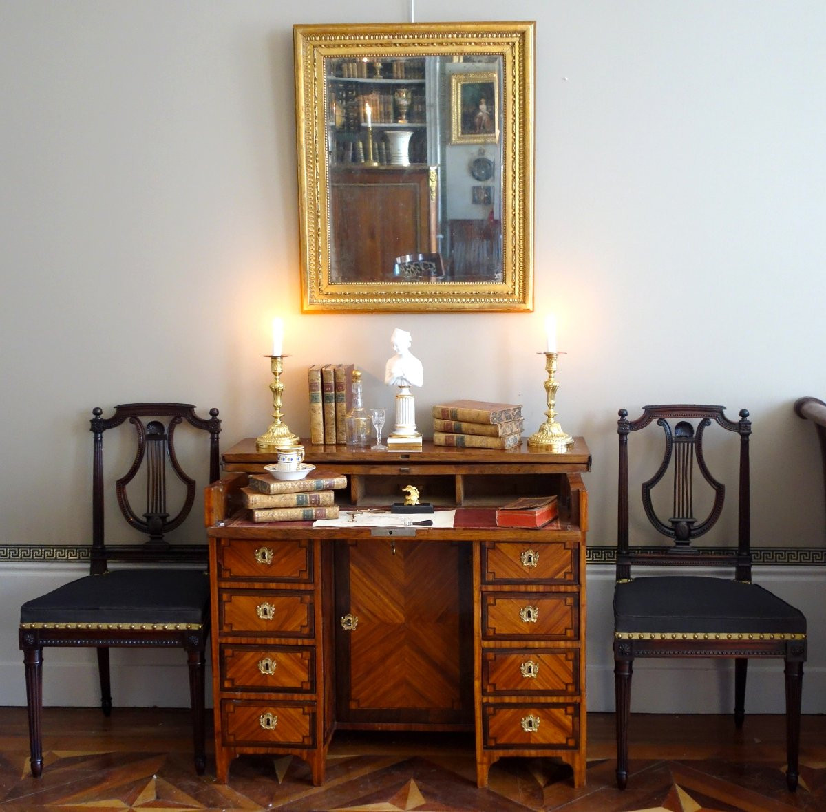 Miroir de boiserie à suspendre d'époque Louis XVI en bois doré à la feuille d'or glace mercure-photo-5