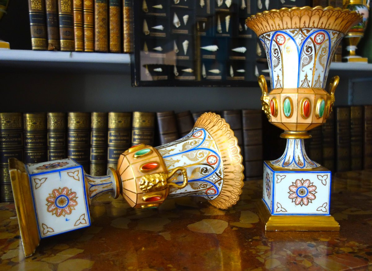 Paire de vases Charles X néo renaissance en porcelaine de Paris - riche décor polychrome et or-photo-5