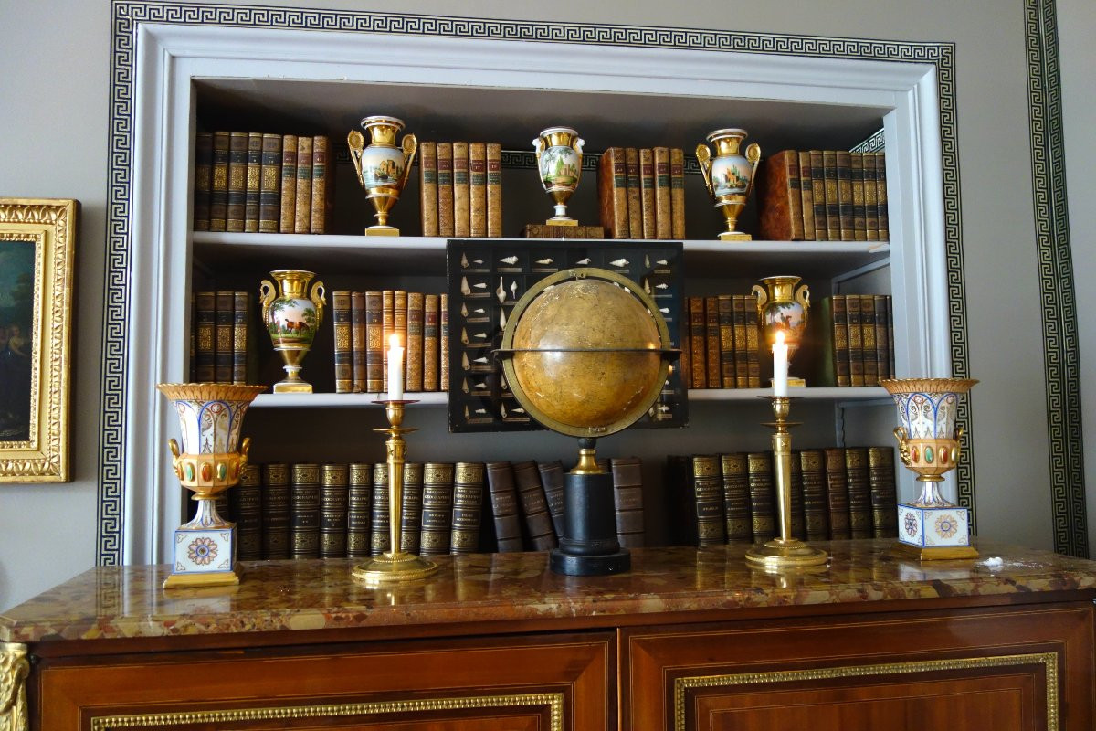 Paire de vases Charles X néo renaissance en porcelaine de Paris - riche décor polychrome et or-photo-8