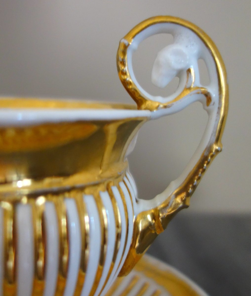 Large Paris Porcelain Breakfast Cup Gilt With Fine Gold, Early 19th Century Circa 1830-photo-4