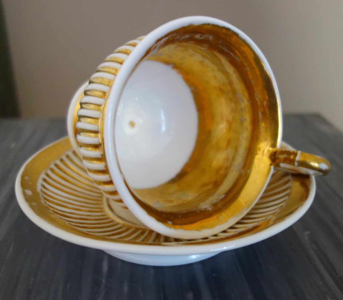Large Paris Porcelain Breakfast Cup Gilt With Fine Gold, Early 19th Century Circa 1830-photo-3