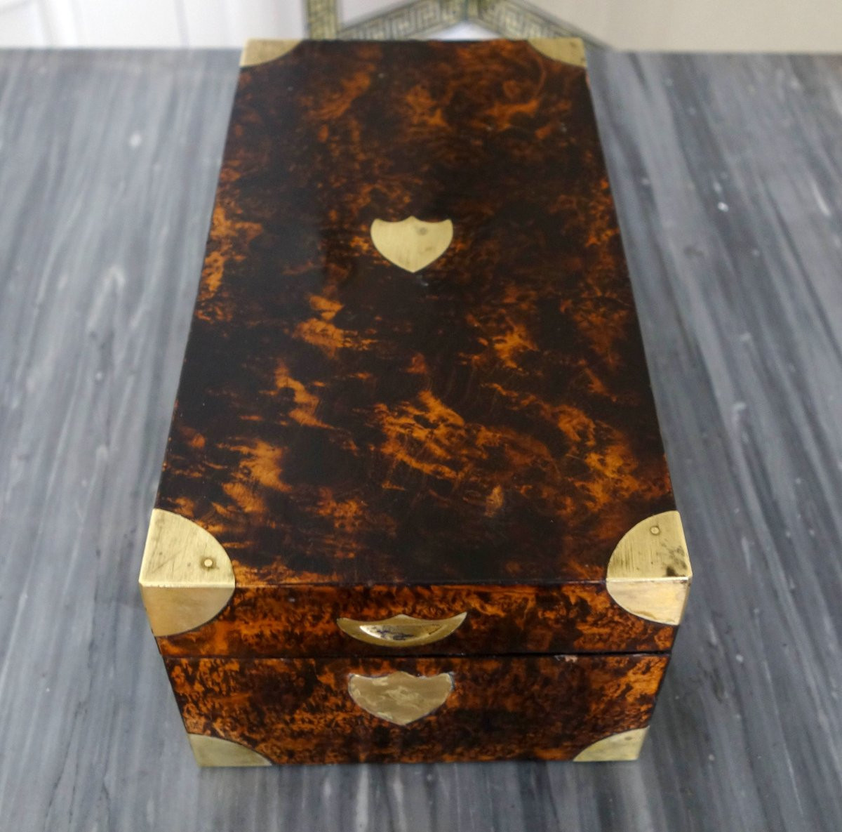 Boîte, coffret d'époque Empire en placage de loupe et laiton-photo-3