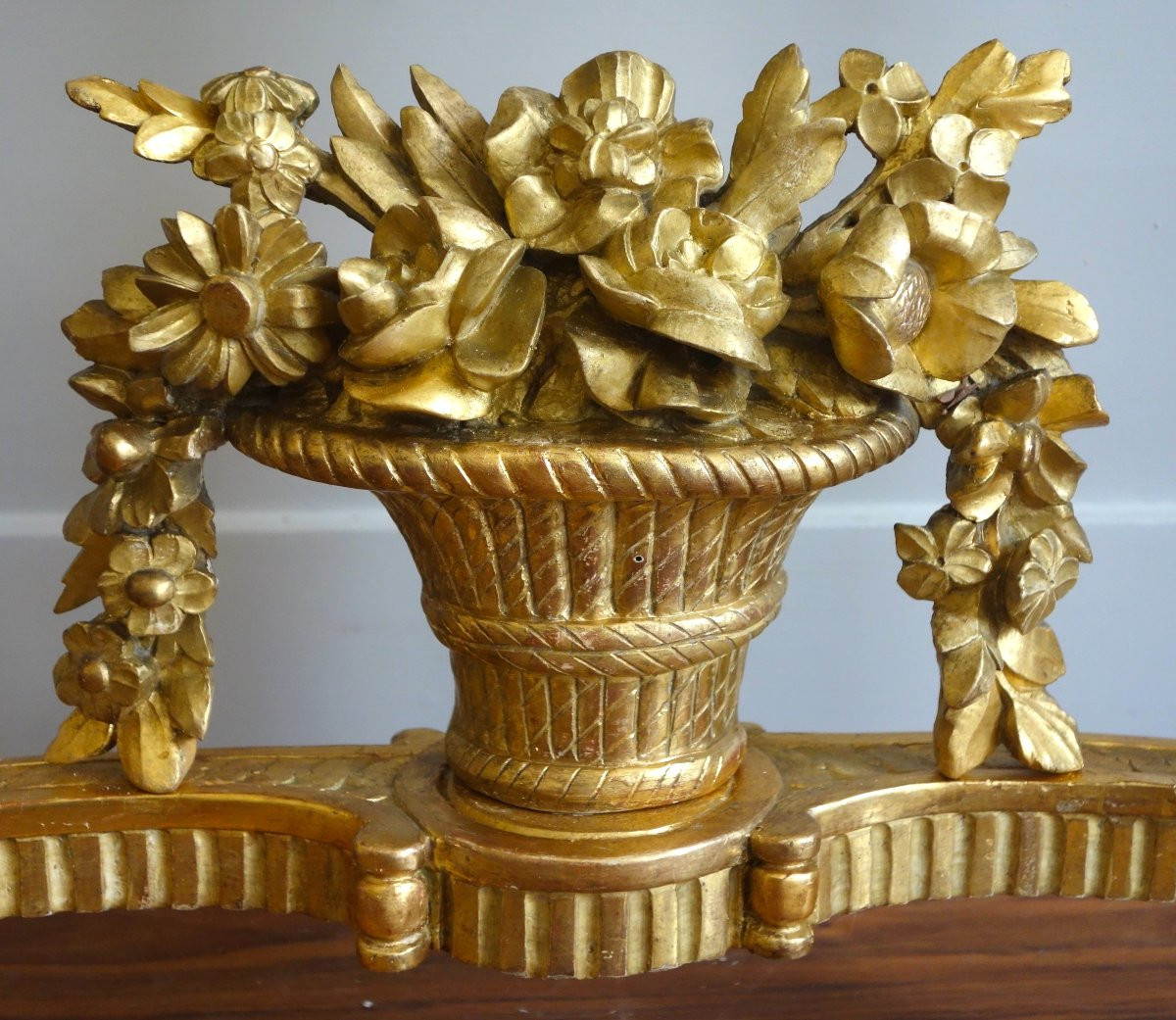 Console d'applique d'époque Louis XVI en bois sculpté et doré à la feuille d'or vers 1780-photo-2