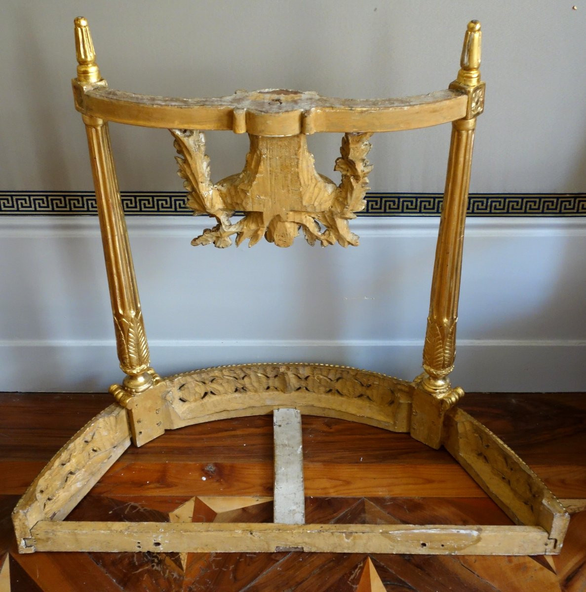 Console d'applique d'époque Louis XVI en bois sculpté et doré à la feuille d'or vers 1780-photo-7