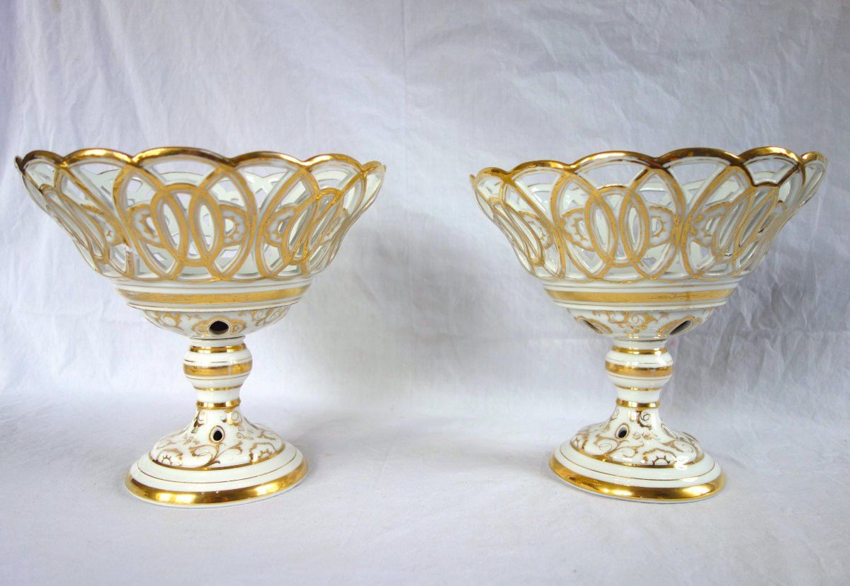 Pair Of Openwork Fruit Bowls In Paris Porcelain, Gilded With Fine Gold - Circa 1840 -photo-3