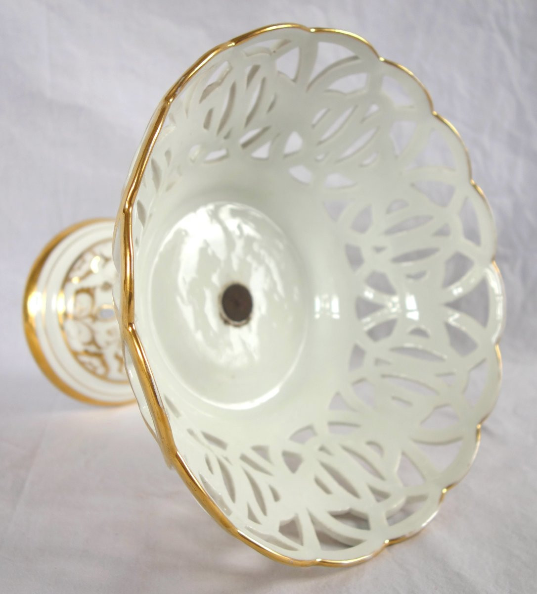 Pair Of Openwork Fruit Bowls In Paris Porcelain, Gilded With Fine Gold - Circa 1840 -photo-6