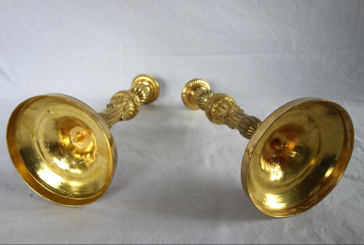 Pair Of Louis XVI Style Candlesticks In Chased And Gilded Bronze-photo-4