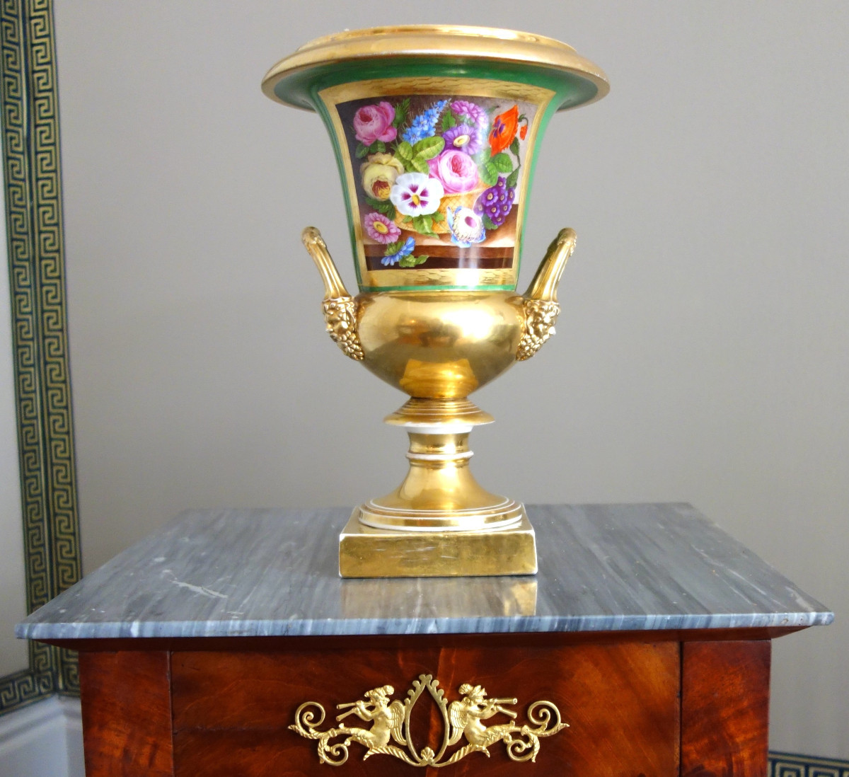 Large Medici Vase In Paris Porcelain - Empire Style, Restoration Period - 29cm