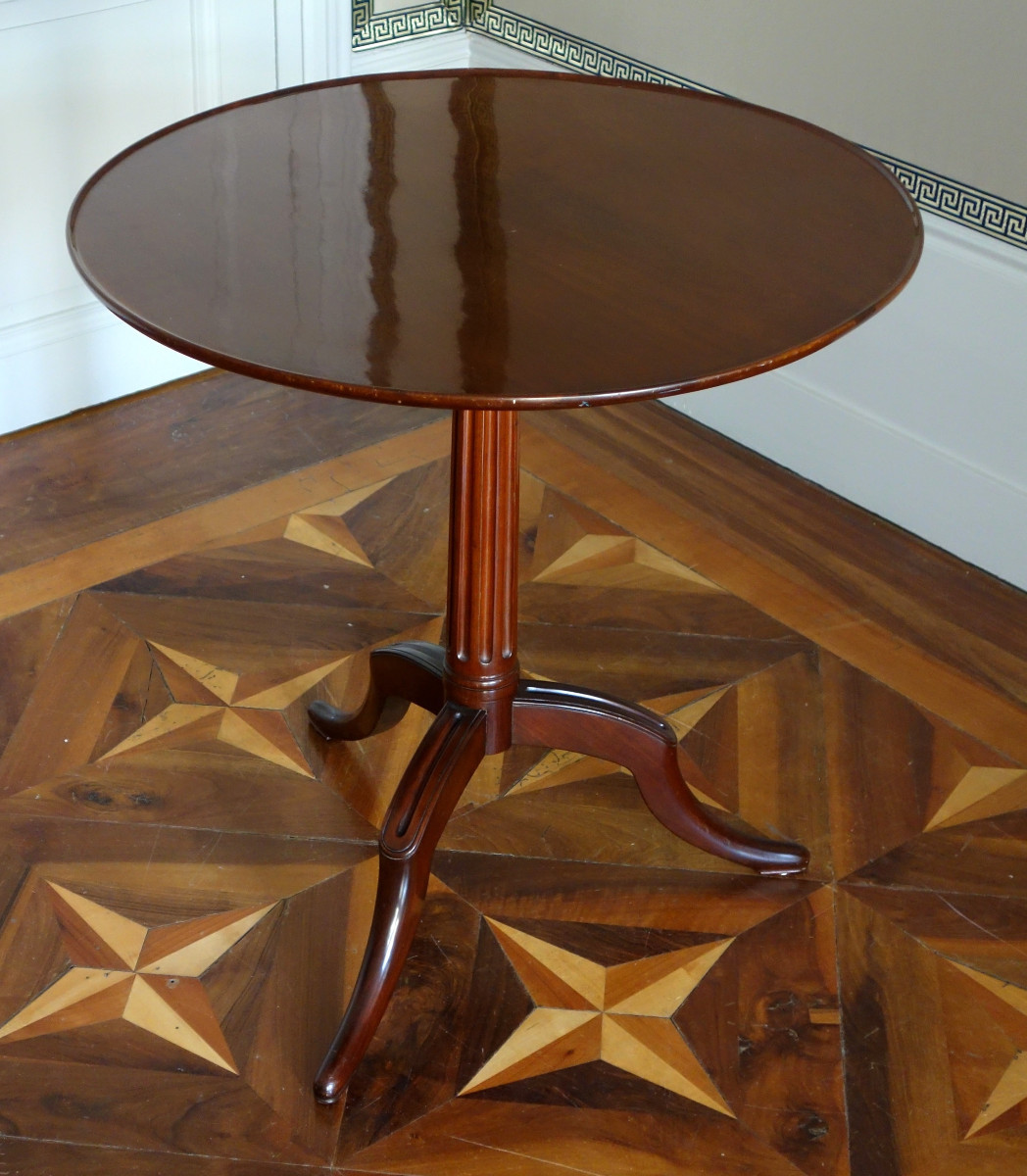 Canabas : guéridon basculant en acajou massif moucheté - époque Louis XVI