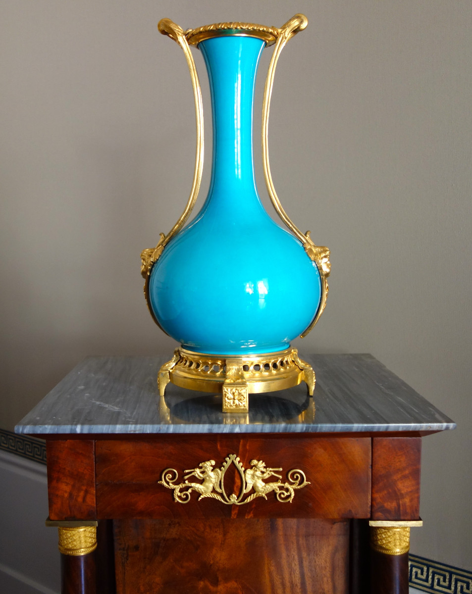Grand vase d'ornement Louis XVI en porcelaine turquoise et bronze doré-photo-8