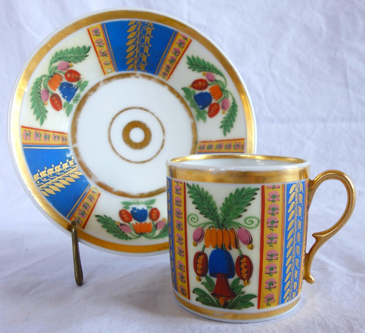 A Large Biscuit Porcelain Coffee Cup With Polychrome And Raised Gilding - Paris Porcelain Circa 1820-photo-8