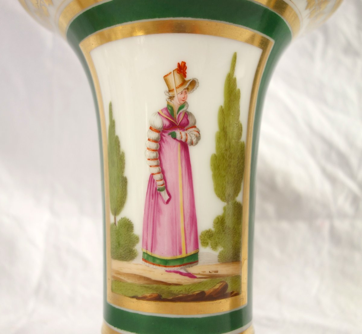 Pair Of Polychrome And Gilt Paris Porcelain Trumpet Vases - Empire/restoration Period-photo-1