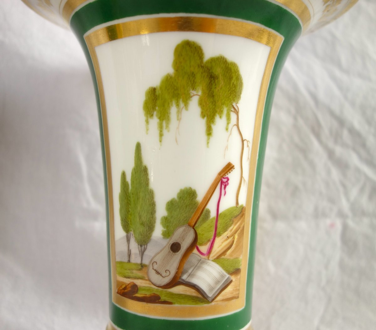 Pair Of Polychrome And Gilt Paris Porcelain Trumpet Vases - Empire/restoration Period-photo-6