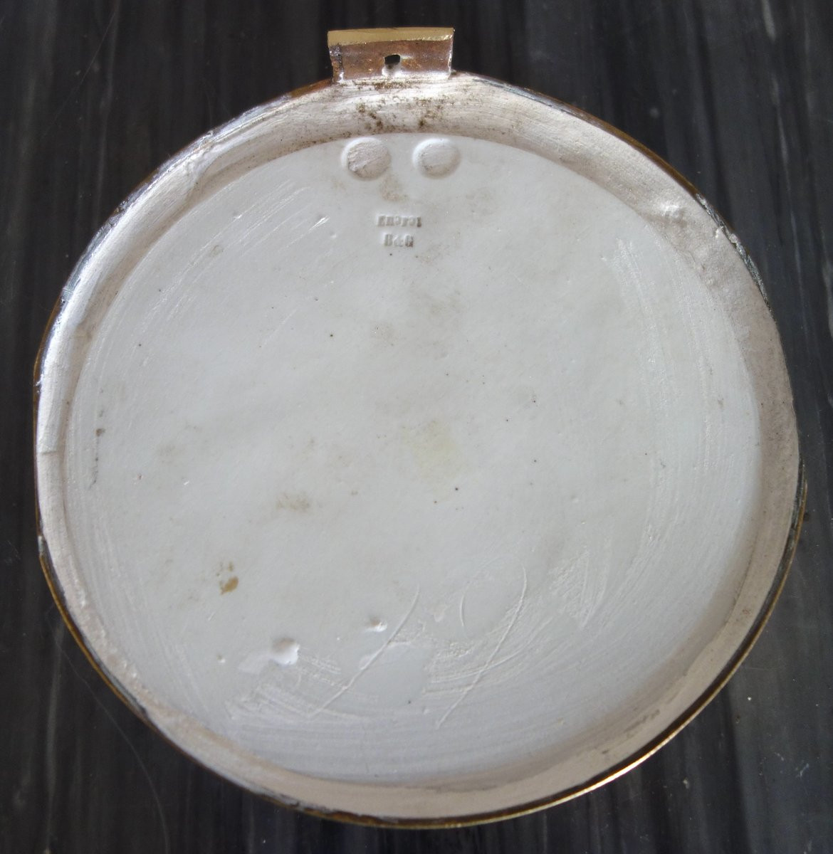 Grd médaillon néoclassique en Biscuit la toilette de Vénus encadrement bronze doré au mercure.-photo-1