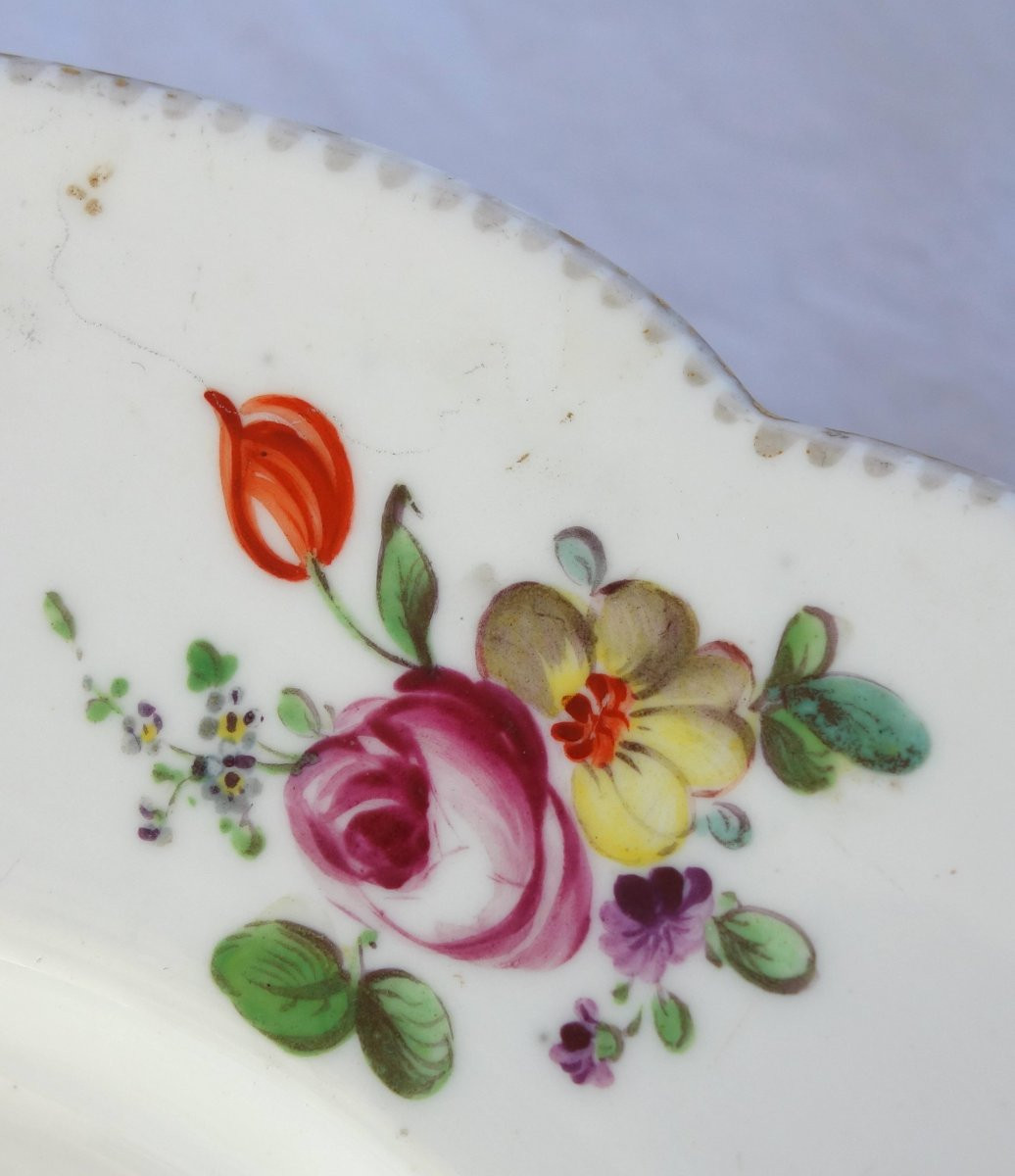 Manufacture Boissette  - 18e siècle - plat en porcelaine à décor floral polychrome - signé-photo-2