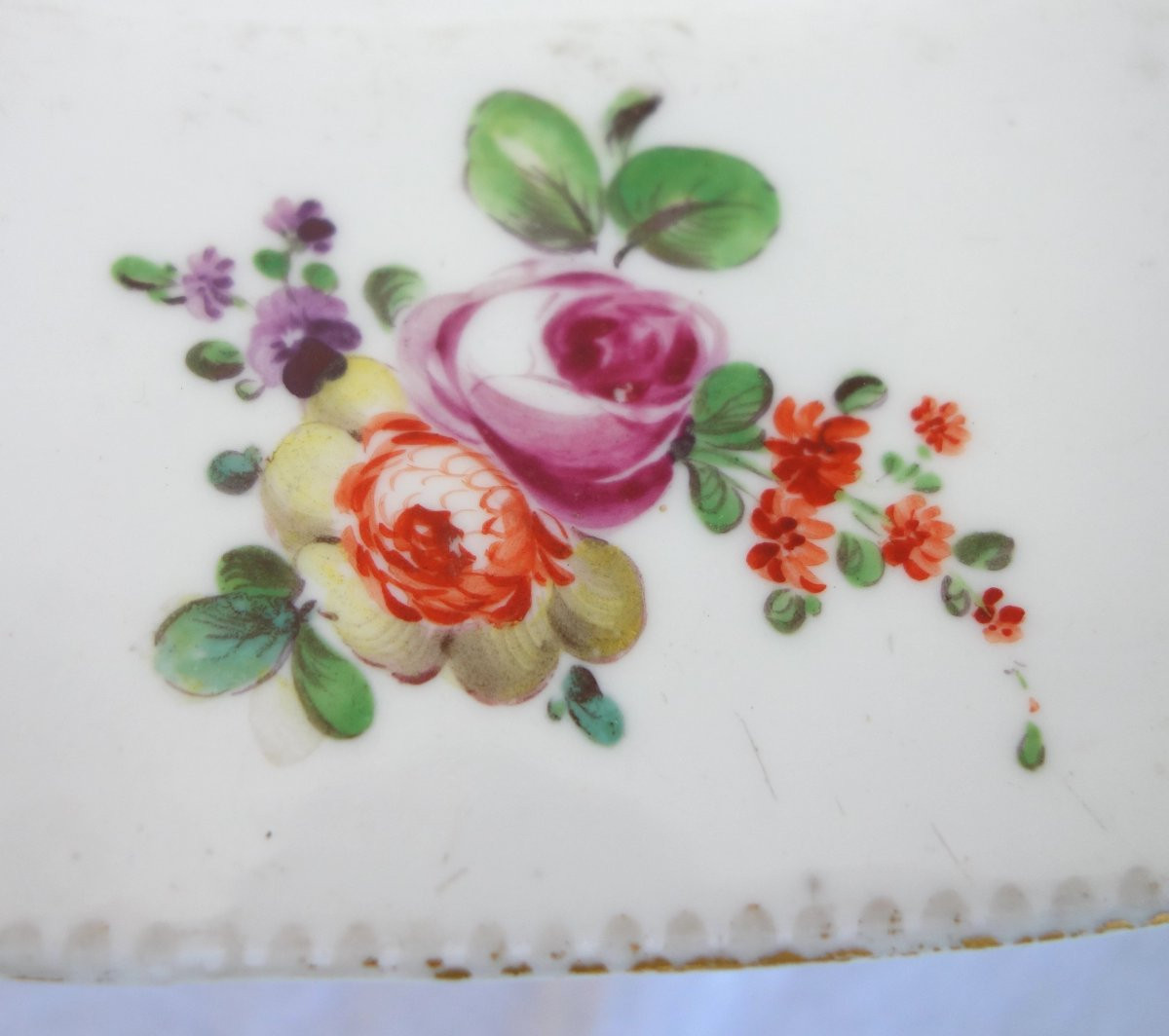 Manufacture Boissette  - 18e siècle - plat en porcelaine à décor floral polychrome - signé-photo-3