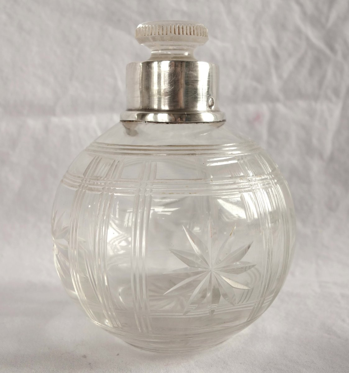 Coat Of Arms Beneath A Ducal Crown: Baccarat Crystal And Silver-gilt Minerva Bottle-photo-3