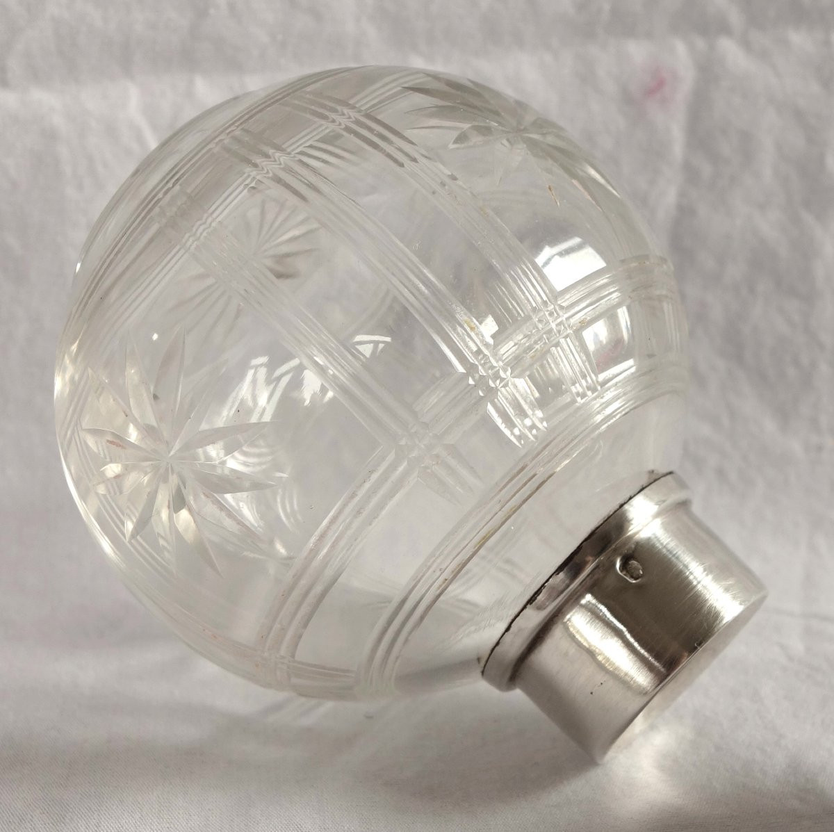 Coat Of Arms Beneath A Ducal Crown: Baccarat Crystal And Silver-gilt Minerva Bottle-photo-5