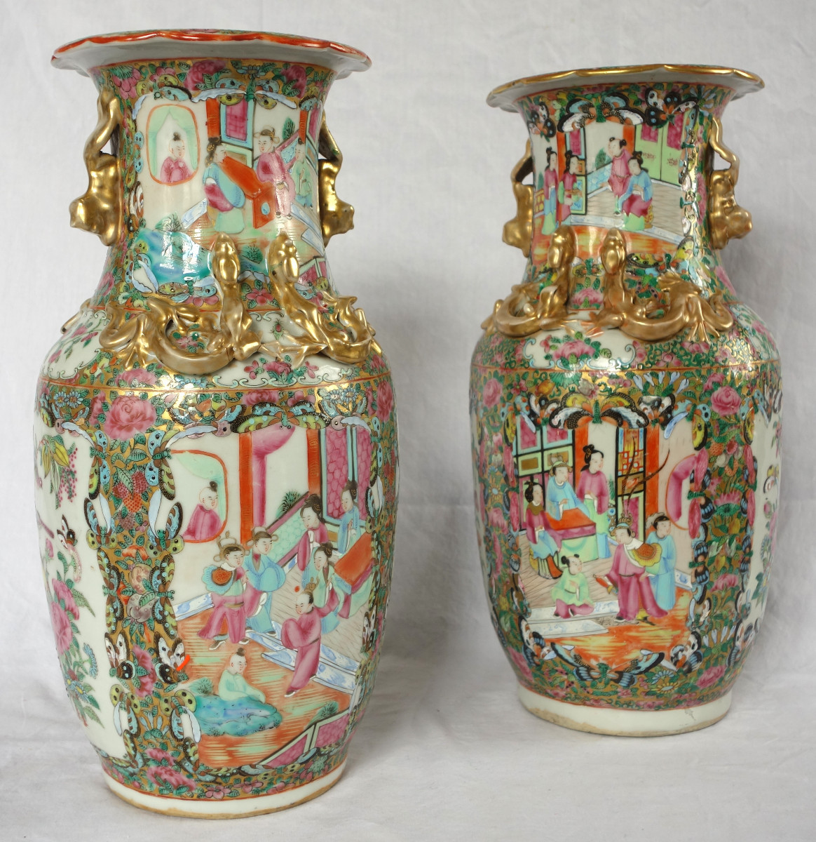 Paire de vases / potiches en porcelaine de Canton, Chine vers 1880 - 36cm