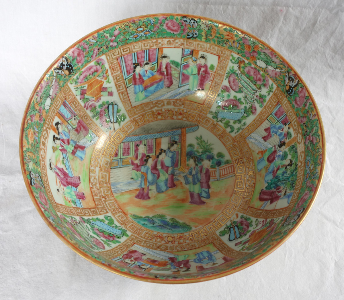Grand bol à punch en porcelaine de Canton, Chine vers 1880-photo-2