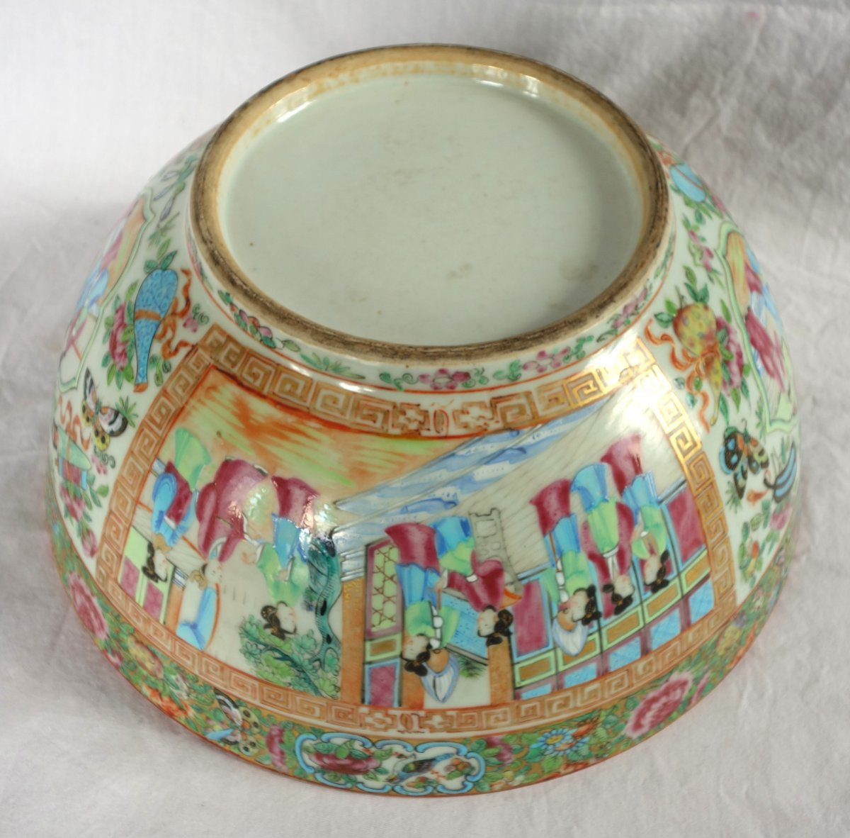 Grand bol à punch en porcelaine de Canton, Chine vers 1880-photo-8
