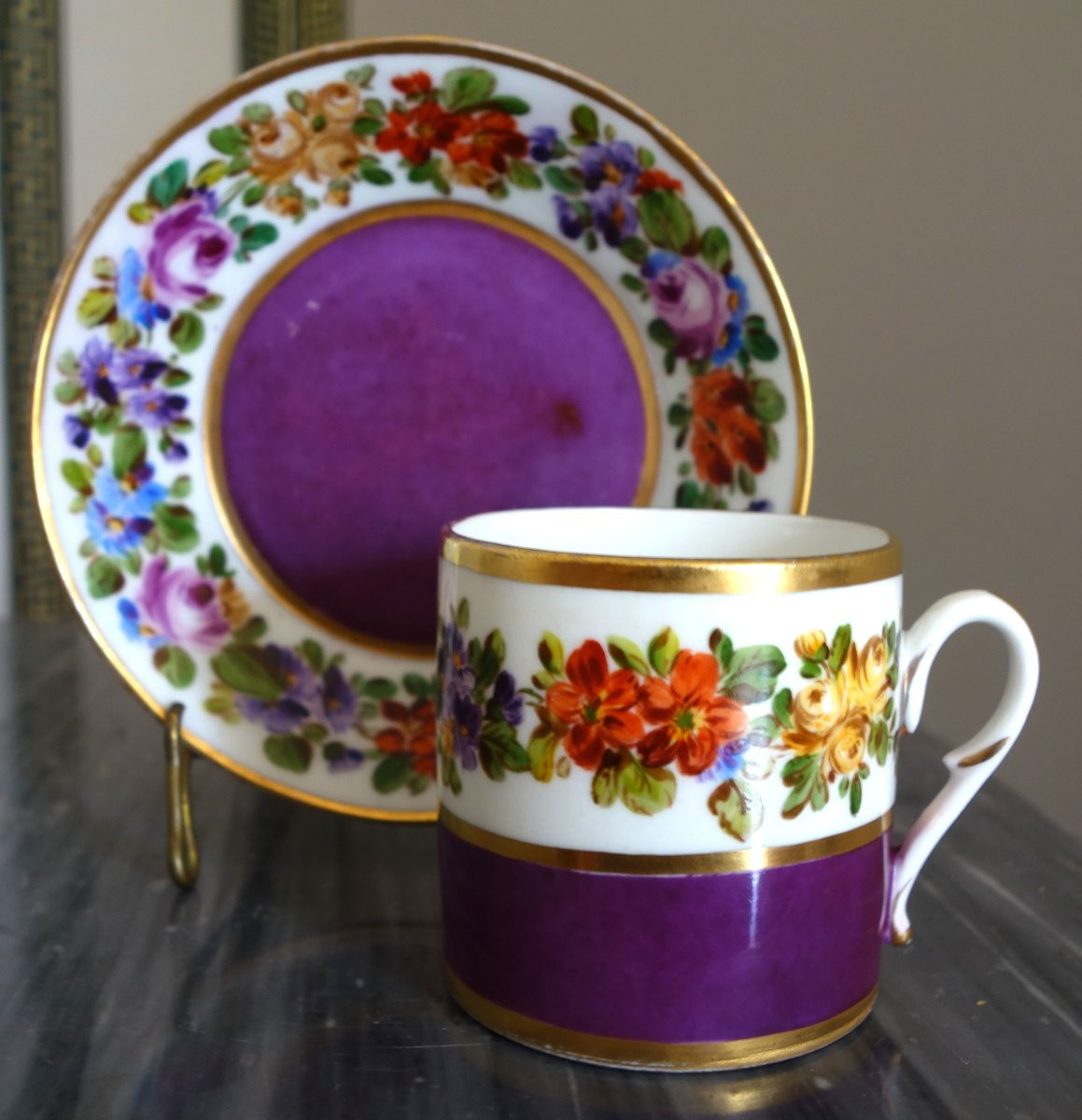Tasse à café litron en porcelaine polychrome et dorée, porcelaine de Paris vers 1820-photo-2