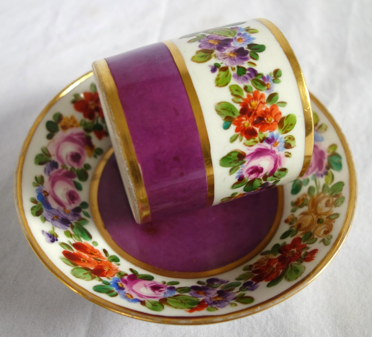 Tasse à café litron en porcelaine polychrome et dorée, porcelaine de Paris vers 1820-photo-4