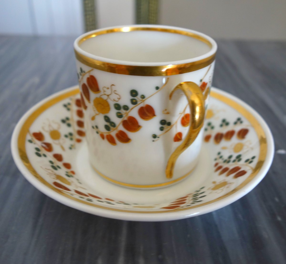 Tasse à café litron en porcelaine polychrome et dorée, porcelaine de Paris vers 1820 -photo-4