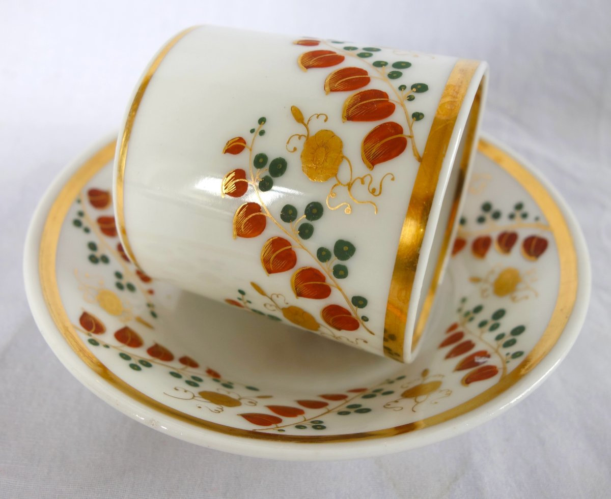 Tasse à café litron en porcelaine polychrome et dorée, porcelaine de Paris vers 1820 -photo-1