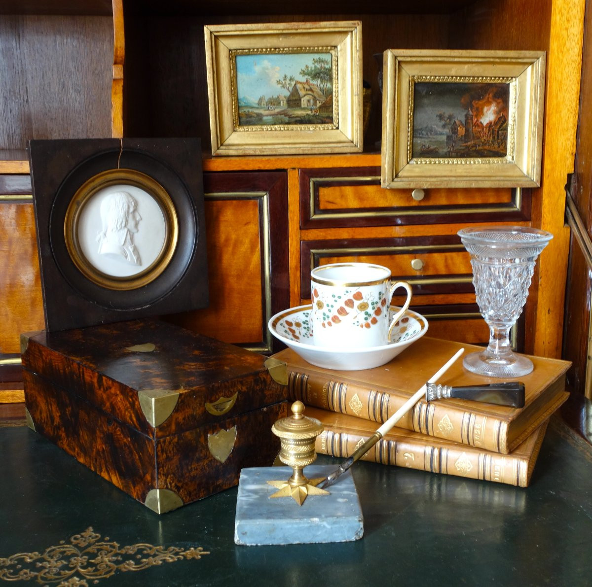 Tasse à café litron en porcelaine polychrome et dorée, porcelaine de Paris vers 1820 -photo-8