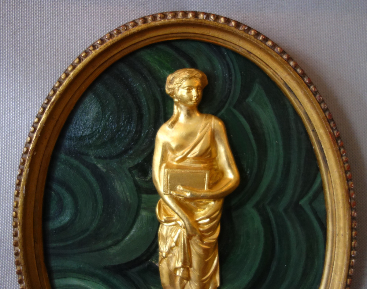 Grde Miniature Vestale 23cm, souvenir du Grand Tour, bronze doré au mercure sur fond malachite-photo-3