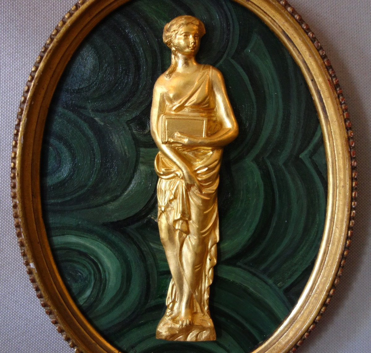 Grde Miniature Vestale 23cm, souvenir du Grand Tour, bronze doré au mercure sur fond malachite-photo-4
