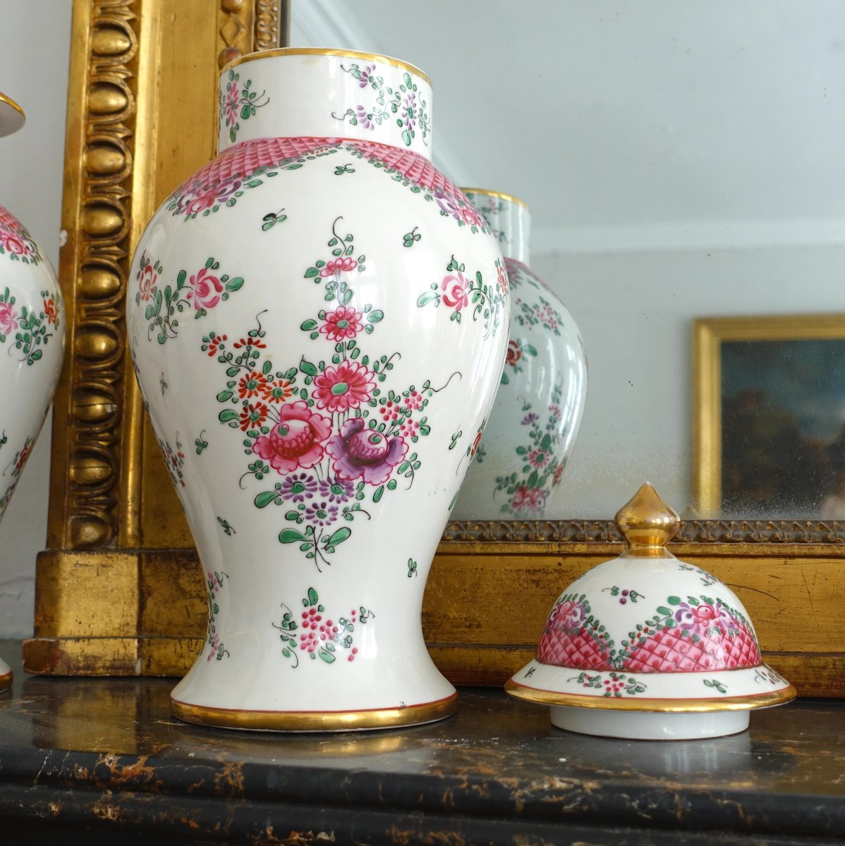 Pair Of Porcelain Potiches In The Chinese Style - Famille Rose - Manufacture Samson-photo-2