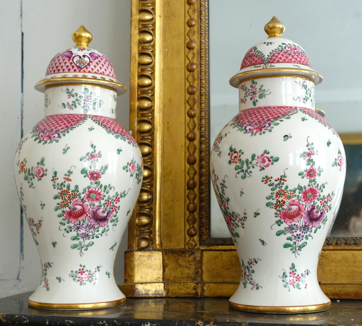 Pair Of Porcelain Potiches In The Chinese Style - Famille Rose - Manufacture Samson