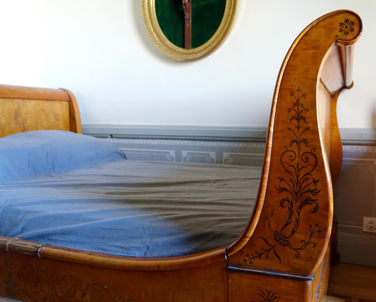 Charles X Period Bed In Lemon Veneer And Amaranth Marquetry - With Bedding-photo-4