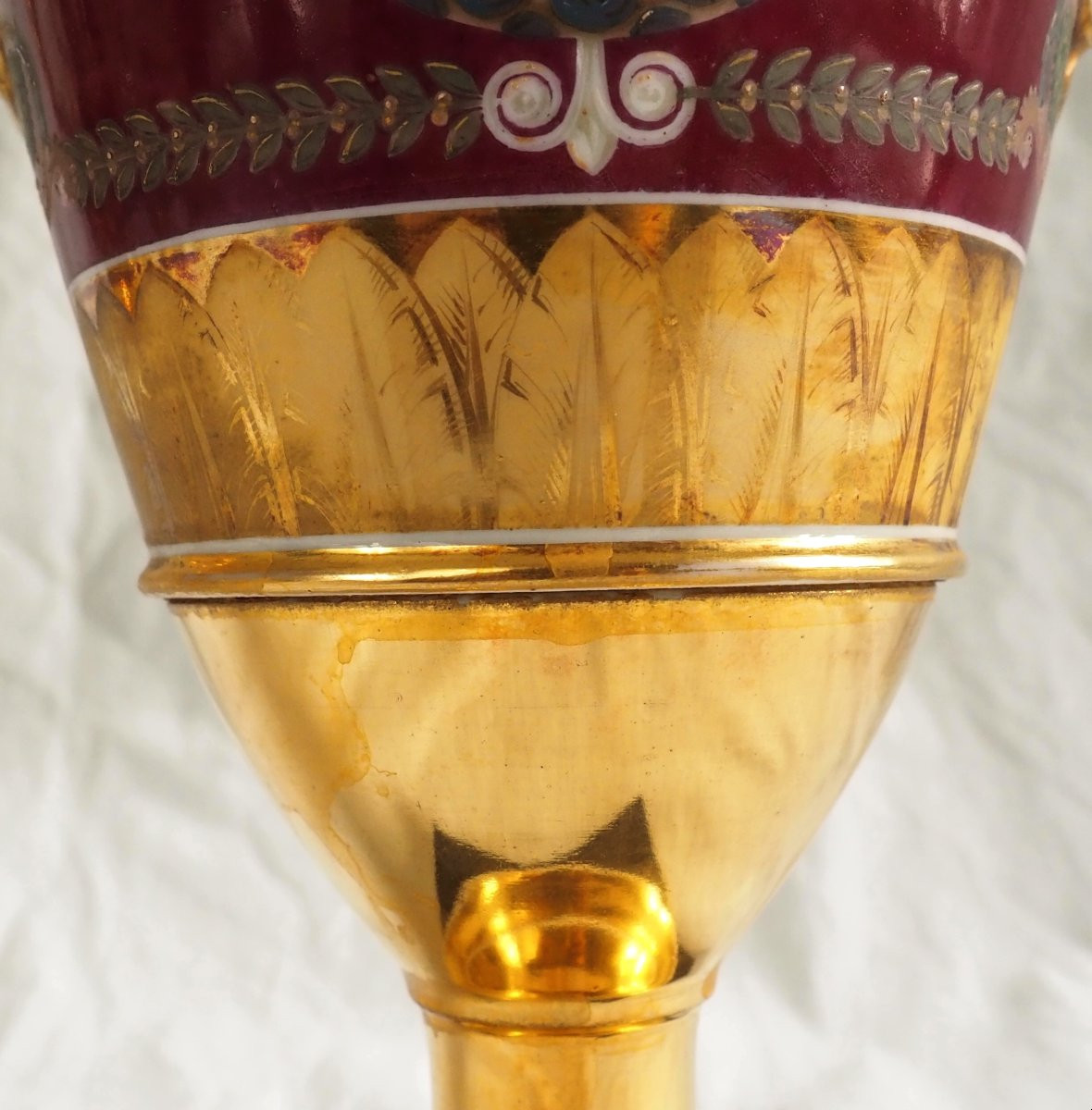 Paire de vases Empire en porcelaine de Paris polychrome et or : le putti voleur d'oeufs-photo-6