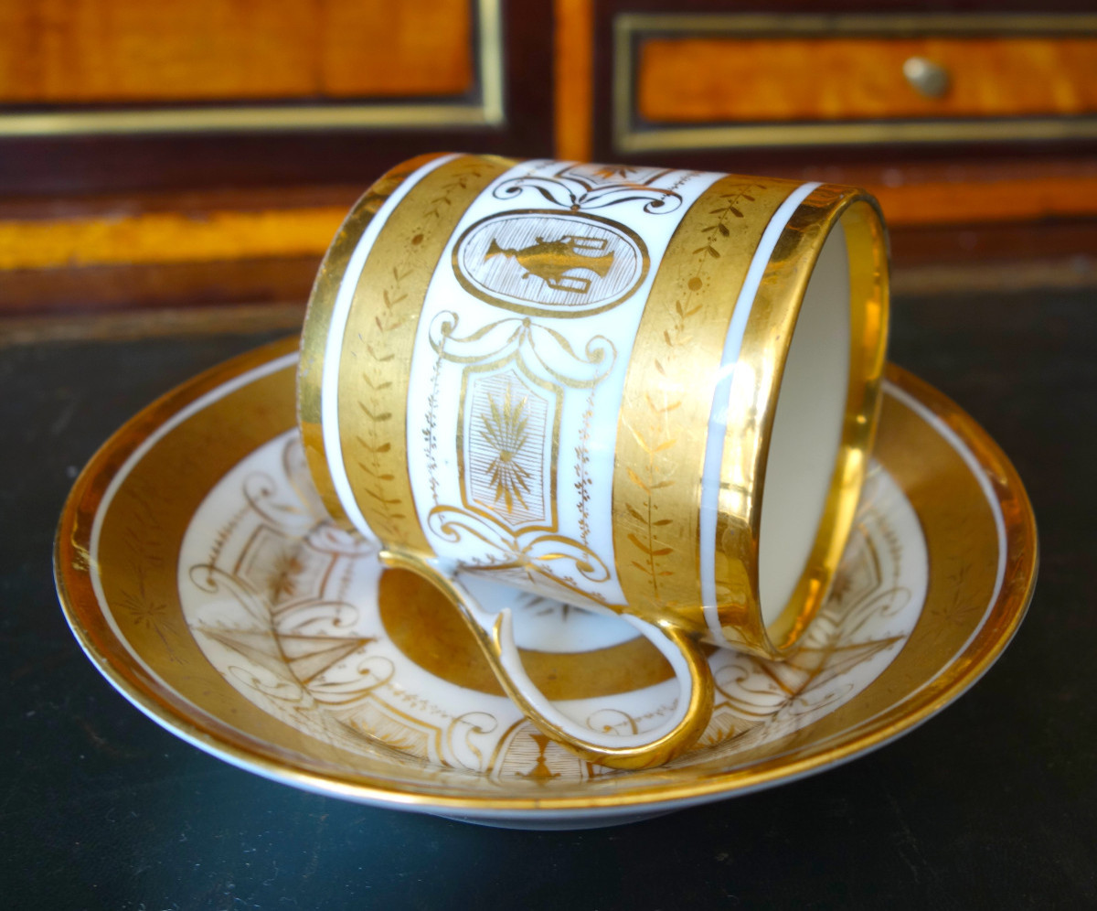 Directoire Period White And Gold Paris Porcelain Litron Cup - Late 18th Century-photo-2