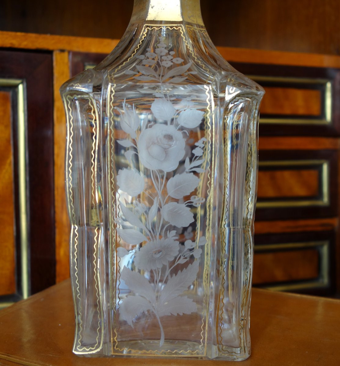 Baccarat - Carafe à whisky ou liqueur en cristal de taillé gravé et doré d'époque Napoléon III-photo-2