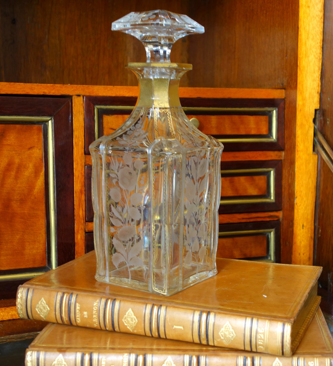 Baccarat - Carafe à whisky ou liqueur en cristal de taillé gravé et doré d'époque Napoléon III