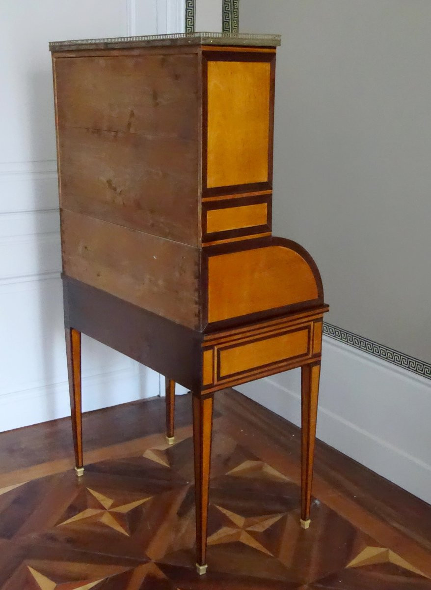   Bureau cylindre en citronnier et acajou, fin de l'époque Louis XVI-photo-2