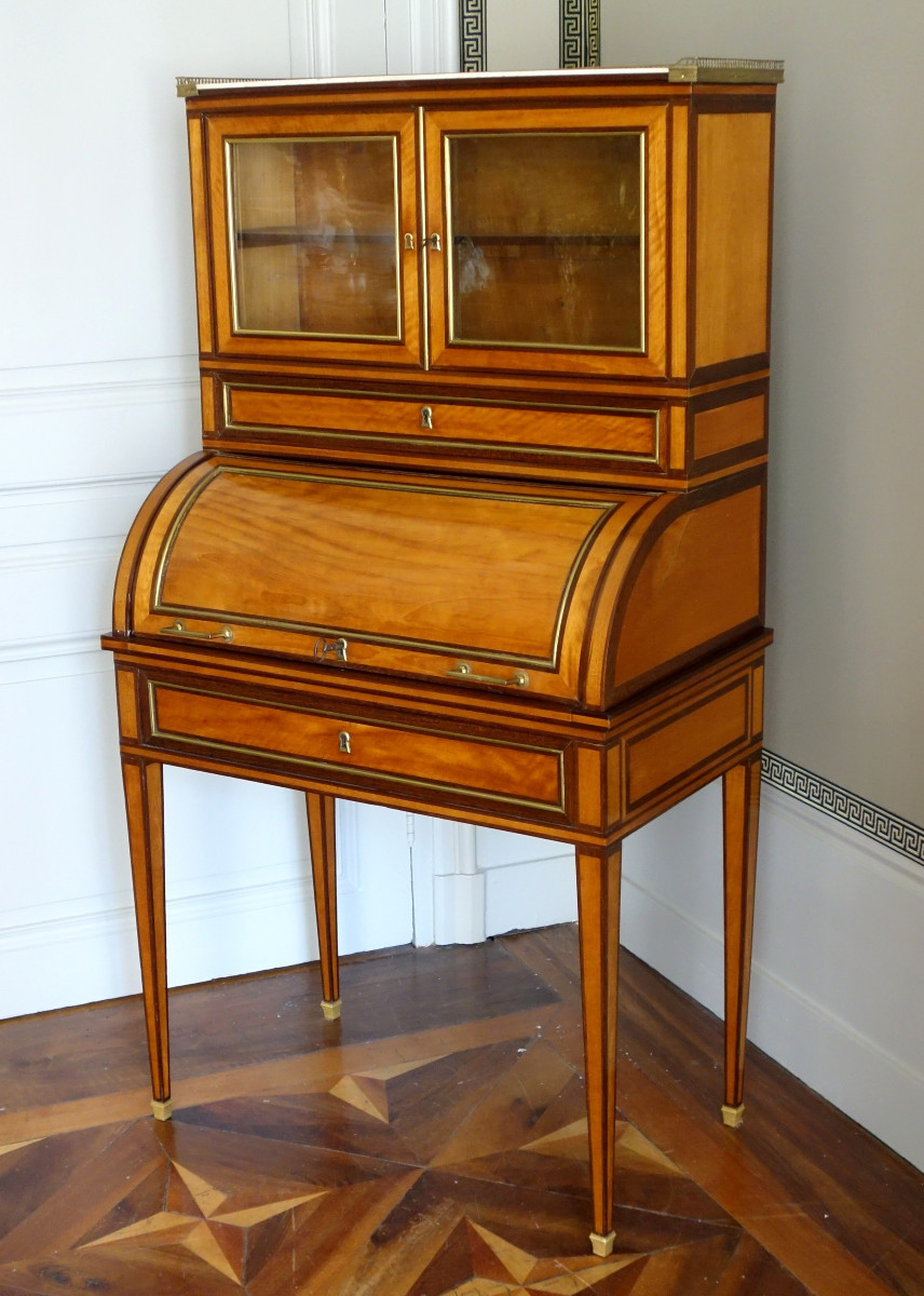   Bureau cylindre en citronnier et acajou, fin de l'époque Louis XVI