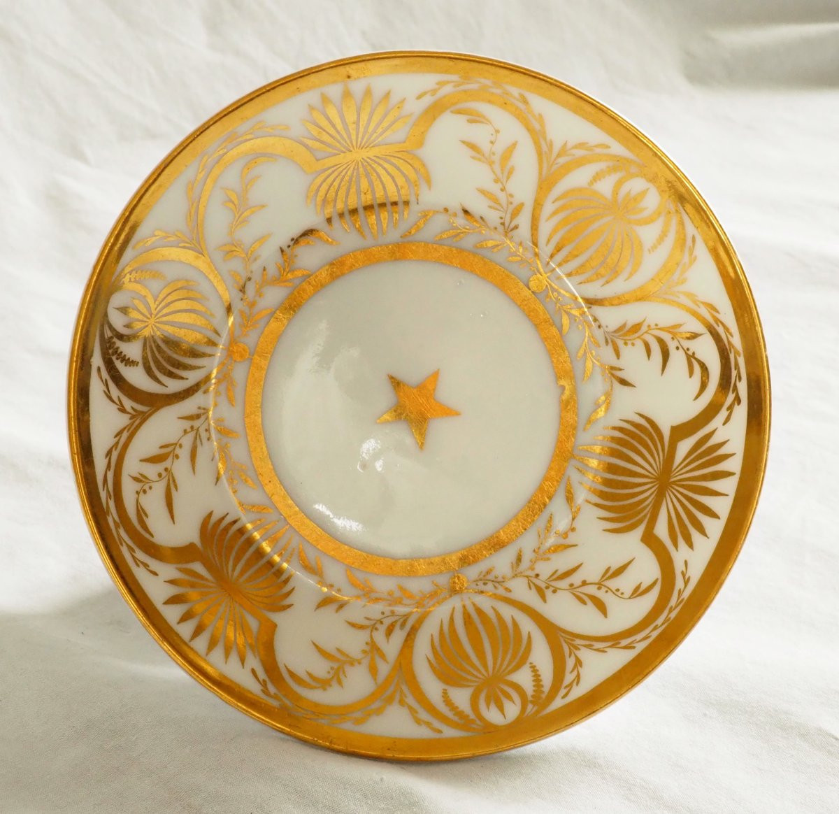 Darte, Attributed To - Empire Period Litron Cup - White And Gold Porcelain-photo-1