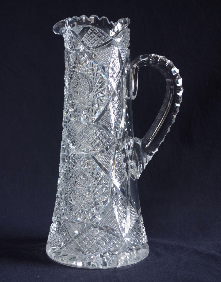 Canette, broc, carafe en cristal de Baccarat richement taillé vers 1900