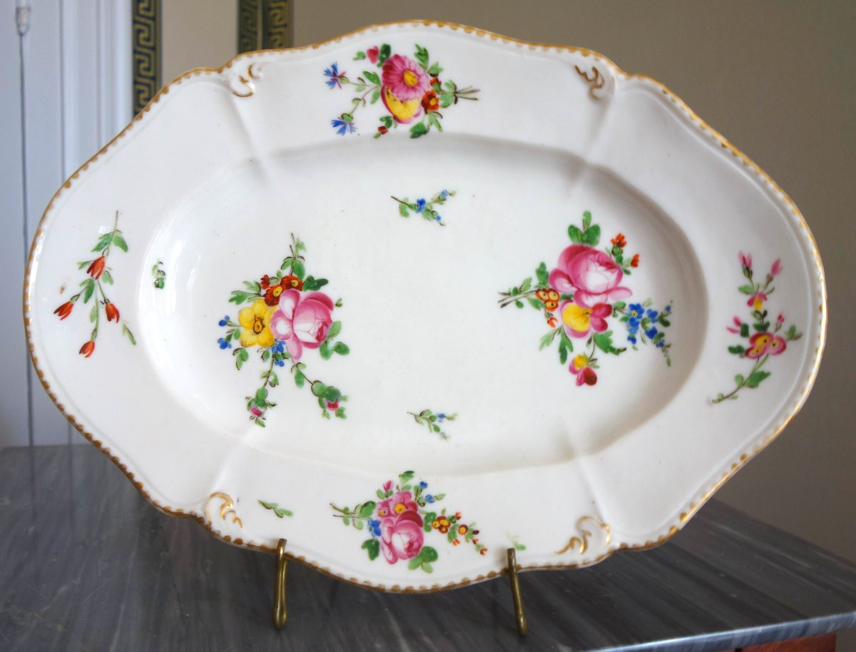 Manufacture De La Reine, Attributed To - 18th Century Porcelain Dish With Polychrome And Gold Floral Decoration-photo-2
