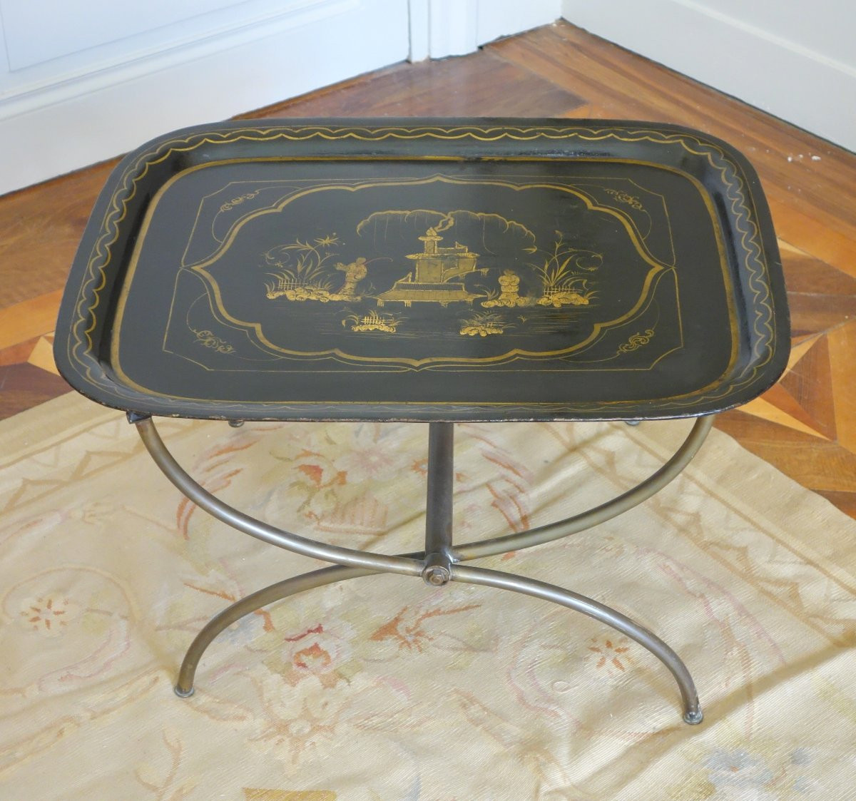 Grand plateau Napoléon III en tôle laquée de chinoiseries, monté table basse Madeleine Castaing-photo-2