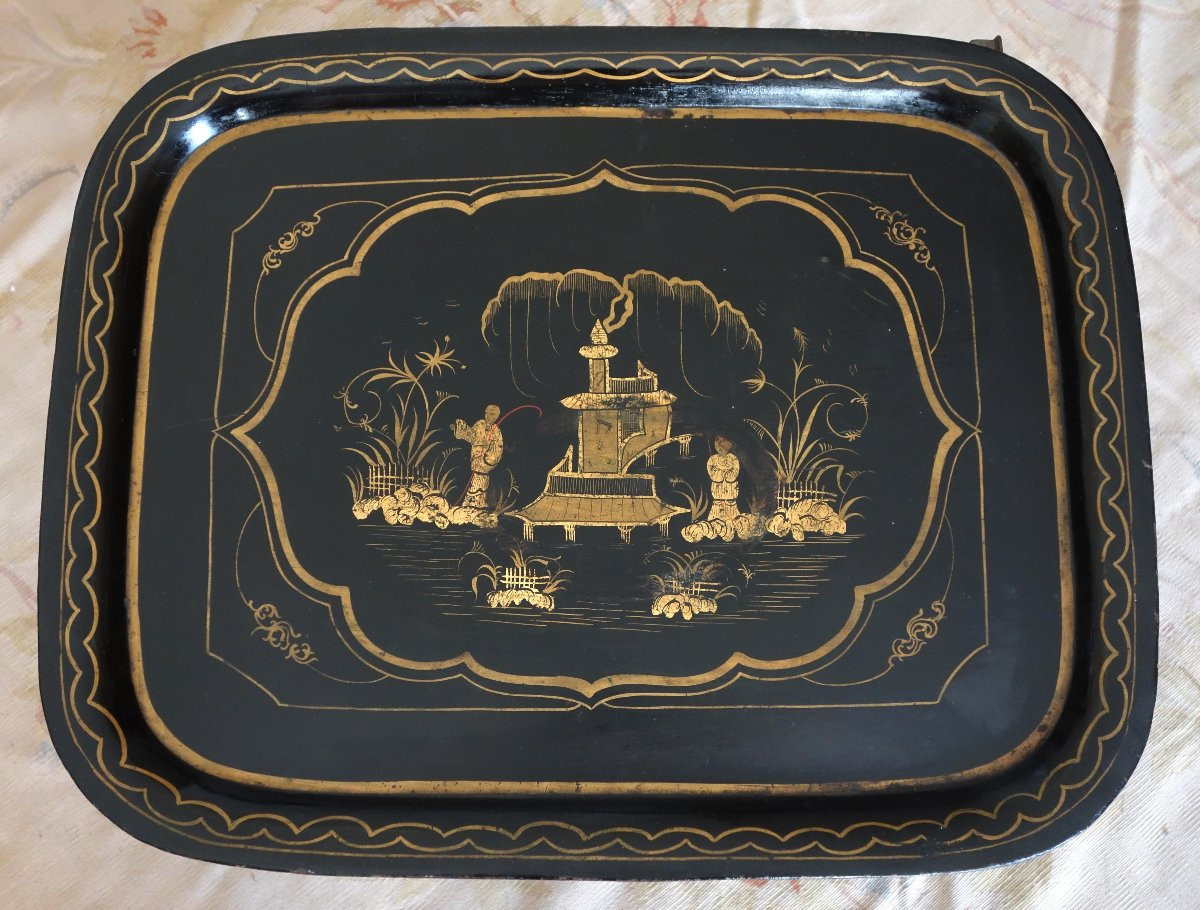 Grand plateau Napoléon III en tôle laquée de chinoiseries, monté table basse Madeleine Castaing-photo-1